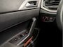 Volkswagen Polo 1.0 TSI Sportline (APPLE CARPLAY, GROOT NAVI, ADAPTIVE CRUISE, SPORTSTOELEN, LM VELGEN, ARMSTEUN, NIEUWE APK, NIEUWSTAAT)