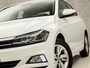 Volkswagen Polo 1.0 TSI Sportline (APPLE CARPLAY, GROOT NAVI, ADAPTIVE CRUISE, SPORTSTOELEN, LM VELGEN, ARMSTEUN, NIEUWE APK, NIEUWSTAAT)