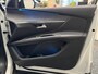 Peugeot 5008 1.2 PURE TECH ALLURE 7 PERSOONS AUTOMAAT NAVIGATIE ACHTERUITRIJ CAMERA TREKHAAK APPLE CARPLAY STOEL VERWARMING LMV 18 INCH !