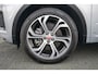 Jaguar E-Pace P300e AWD R-Dynamic S Occasion Lease vanaf € 1.009,00 p/m | Voorstoelen verwarmd | Panoramadak |