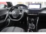 Peugeot 2008 1.2 100PK ALLURE PACK | CAMERA VOOR + ACHTER | NAVIGATIE | TREKHAAK | DRAADLOZE APPLE CARPLAY/ANDROID AUTO | DRAADLOZE TELEFOONLADER | CLIMATE CONTROL | LICHTMETALEN VELGEN 17" | ADAPTIVE CRUISE CONTROL | DAB+ RADIO | KEYLESS ENTRY/START | DODEHOEK DETECTIE |