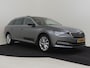 Skoda Superb Combi 1.5 TSI ACT Business Edition Plus 150pk DSG/AUTO | Dodehoek detectie | Achteruitrijcamera | Trekhaak | Stoelverwarming | Navigatie | Cruise control Adaptief | 17" LMV |