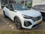 Peugeot e-2008 EV GT 54 kWh 3 Fase 156pk | Schuif-/Kanteldak | Alcantara | Elektr. Stoelen | Massage | 360 Camera | Stoelverwarming | Sfeerverlichting | Navigatie | !!