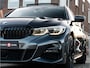 BMW 3-Serie Touring 330e xDrive High Exe M-Sport PANO LASER HARMAN KARDON HUD TREKHAAK CAMERA 19 INCH BOMVOL!!