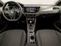 Volkswagen Polo 1.0 TSI Sportline Automaat (GROOT NAVI, ADAPTIVE CRUISE, PARKEERSENSOREN, SPORTSTOELEN, LM VELGEN, ARMSTEUN, NIEUWSTAAT)