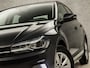 Volkswagen Polo 1.0 TSI Sportline Automaat (GROOT NAVI, ADAPTIVE CRUISE, PARKEERSENSOREN, SPORTSTOELEN, LM VELGEN, ARMSTEUN, NIEUWSTAAT)