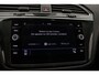 Volkswagen Tiguan Highline Business R 1.5 TSI 150pk DSG Automaat Trekhaak, Adaptive cruise control, Navigatie, Head up display, Achteruitrijcamera, LED koplampen, Stoelverwarming