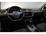 Volkswagen Tiguan Highline Business R 1.5 TSI 150pk DSG Automaat Trekhaak, Adaptive cruise control, Navigatie, Head up display, Achteruitrijcamera, LED koplampen, Stoelverwarming