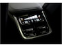 Volvo XC90 2.0 T8 AWD 335kW/456pk Aut8 Recharge Ultra Dark 7P LUCHTVERING + BOWERS&WILKINS + PANORAMADAK + PILOT ASSIST + STOELMASSAGE + HEAD-UP + STOEL-&STUURVERWARMING + LEDEREN DASHBOARD + 360 CAMERA + ACHTERBANKVERWARMING + 21" LM-VELGEN!