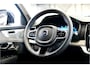 Volvo XC90 2.0 T8 AWD 335kW/456pk Aut8 Recharge Ultra Dark 7P LUCHTVERING + BOWERS&WILKINS + PANORAMADAK + PILOT ASSIST + STOELMASSAGE + HEAD-UP + STOEL-&STUURVERWARMING + LEDEREN DASHBOARD + 360 CAMERA + ACHTERBANKVERWARMING + 21" LM-VELGEN!