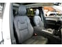 Volvo XC90 2.0 T8 AWD 335kW/456pk Aut8 Recharge Ultra Dark 7P LUCHTVERING + BOWERS&WILKINS + PANORAMADAK + PILOT ASSIST + STOELMASSAGE + HEAD-UP + STOEL-&STUURVERWARMING + LEDEREN DASHBOARD + 360 CAMERA + ACHTERBANKVERWARMING + 21" LM-VELGEN!