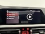 BMW 3-Serie 318i High Executive M-Sport | Pano | Virtual | Sfeer | Camera | HuD | Carplay | Stoelverw.