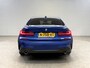 BMW 3-Serie 318i High Executive M-Sport | Pano | Virtual | Sfeer | Camera | HuD | Carplay | Stoelverw.