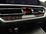BMW 3-Serie 318i High Executive M-Sport | Pano | Virtual | Sfeer | Camera | HuD | Carplay | Stoelverw.