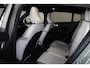 Volvo EC40 Extended Range Plus 82 kWh - Panoramadak - IntelliSafe Assist & Surround - Harman/Kardon audio - Parkeercamera achter - Verwarmde voorstoelen & stuur - Parkeersensoren voor & achter - Draadloze tel. lader - Warmtepomp - Extra getint glas - 20' LMV