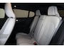Volvo EC40 Extended Range Plus 82 kWh - Panoramadak - IntelliSafe Assist & Surround - Harman/Kardon audio - Parkeercamera achter - Verwarmde voorstoelen & stuur - Parkeersensoren voor & achter - Draadloze tel. lader - Warmtepomp - Extra getint glas - 20' LMV