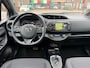 Toyota Yaris 1.5 Hybrid Bi-Tone Plus, Panoramadak,Navigatie,Achteruitrij camera,Climate control