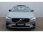 Volvo V90 2.0 T8 Plug-in hybrid AWD Ultra Dark Bowers & Wilkins premium audio | Panoramadak | 360" Camera | Semi elektrische trekhaak | Stoelventilatie | Stuurwiel verwarming | Stoelverwarming voorzijde | Achterbank verwarming