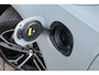 Volvo V90 2.0 T8 Plug-in hybrid AWD Ultra Dark Bowers & Wilkins premium audio | Panoramadak | 360" Camera | Semi elektrische trekhaak | Stoelventilatie | Stuurwiel verwarming | Stoelverwarming voorzijde | Achterbank verwarming