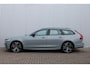 Volvo V90 2.0 T8 Plug-in hybrid AWD Ultra Dark Bowers & Wilkins premium audio | Panoramadak | 360" Camera | Semi elektrische trekhaak | Stoelventilatie | Stuurwiel verwarming | Stoelverwarming voorzijde | Achterbank verwarming