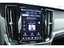 Volvo V90 2.0 T8 Plug-in hybrid AWD Ultra Dark Bowers & Wilkins premium audio | Panoramadak | 360" Camera | Semi elektrische trekhaak | Stoelventilatie | Stuurwiel verwarming | Stoelverwarming voorzijde | Achterbank verwarming