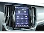 Volvo V90 2.0 T8 Plug-in hybrid AWD Ultra Dark Bowers & Wilkins premium audio | Panoramadak | 360" Camera | Semi elektrische trekhaak | Stoelventilatie | Stuurwiel verwarming | Stoelverwarming voorzijde | Achterbank verwarming