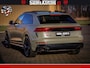 Audi RS Q8 RSQ8 600PK 4.0 TFSI | MATT OLIVE GREEN | QUATTRO | MEGA VOLLE RSQ8 | BANG & OLUFSEN | HUD | 4 WIELBESTURING | 23 INCH AUDI SPORT WHEELS | RS BEKLEDING ZWART | PANO | SOFTCLOSE | De Lamborghini Urus en Audi RS Q8 zijn beide supersnelle SUV's met dezelfde basis (4.0L V8 twin-turbo motor van de VW Group)