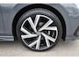 Volkswagen Golf 1.5 eTSI R-Line Business , BIN+BUIT R-LINE , TREKHAAK , A UITRIJ CAM , NAVI , CLIMATR , LMV18 , LED KOPL ,