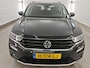 Volkswagen T-Roc 1.0 TSI 116pk Style Executive | Navi | CarPlay | DAB | Parkeersensoren voor en achter | Adaptive Cruise Control