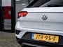 Volkswagen T-Roc 2.0 TSI 4Motion Sport | Navigatie | Stoelverwarming | Parelmoer Lak | Adaptieve Cruise Control | Apple Carplay | Android Auto | 18'' Lichtmetalen Velgen | LED Koplampen | Climate Control | Elektrische Kofferklep |