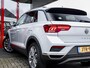 Volkswagen T-Roc 2.0 TSI 4Motion Sport | Navigatie | Stoelverwarming | Parelmoer Lak | Adaptieve Cruise Control | Apple Carplay | Android Auto | 18'' Lichtmetalen Velgen | LED Koplampen | Climate Control | Elektrische Kofferklep |