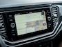 Volkswagen T-Roc 2.0 TSI 4Motion Sport | Navigatie | Stoelverwarming | Parelmoer Lak | Adaptieve Cruise Control | Apple Carplay | Android Auto | 18'' Lichtmetalen Velgen | LED Koplampen | Climate Control | Elektrische Kofferklep |