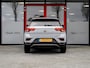 Volkswagen T-Roc 2.0 TSI 4Motion Sport | Navigatie | Stoelverwarming | Parelmoer Lak | Adaptieve Cruise Control | Apple Carplay | Android Auto | 18'' Lichtmetalen Velgen | LED Koplampen | Climate Control | Elektrische Kofferklep |