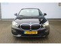 BMW 1-Serie 118i High Executive | Incl. 12 maanden Garantie | 1e Eigenaar | Panorama dak | Stoelverwarming | Trekhaak | Parkeersensoren V+A | Climate controle | Navigatie | Cruise controle | Lederen bekleding | Keyless start | Apple CarPlay/Android Auto | Winterset met LMV |