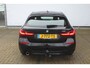 BMW 1-Serie 118i High Executive | Incl. 12 maanden Garantie | 1e Eigenaar | Panorama dak | Stoelverwarming | Trekhaak | Parkeersensoren V+A | Climate controle | Navigatie | Cruise controle | Lederen bekleding | Keyless start | Apple CarPlay/Android Auto | Winterset met LMV |
