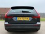 Volvo V60 2.0 T5 Momentum Automaat | Apple CarPlay/Android Auto | H-Leder | 18" Velgen | Navi | Clima | PDC | Cruise | LED |