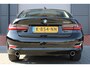 BMW 3-Serie 320i High Executive - Leder - Stoelverwarming - Dealer onderhouden - Luxery line 18 Inch Lichtmetalen velgen
