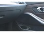 BMW 3-Serie 320i High Executive - Leder - Stoelverwarming - Dealer onderhouden - Luxery line 18 Inch Lichtmetalen velgen