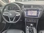 Volkswagen Tiguan 1.5 TSI Elegance + / panoramadak / navigatie / hd / leer / camera / app