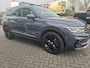 Volkswagen Tiguan 1.5 TSI Elegance + / panoramadak / navigatie / hd / leer / camera / app