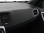 Volvo V60 2.0 T4 Sport | Adaptive cruise | Stoelverwarming | Camera | Trekhaak | Leder/Alcantara | Bi-Xenon | Sportstoelen | Climate control | R Design
