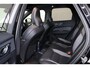 Volvo XC60 T6 Plug-in hybrid AWD Plus Black Edition - Panorama/schuifdak - Parkeercamera achter - Verwarmde voorstoelen, stuur & achterbank - Parkeersensoren voor & achter - Elektr. bedienb. voorstoelen met geheugen - Draadloze tel. lader - Cruise control - Extra getint glas - 21' LMV