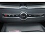 Volvo XC60 T6 Plug-in hybrid AWD Plus Black Edition - Panorama/schuifdak - Parkeercamera achter - Verwarmde voorstoelen, stuur & achterbank - Parkeersensoren voor & achter - Elektr. bedienb. voorstoelen met geheugen - Draadloze tel. lader - Cruise control - Extra getint glas - 21' LMV