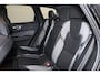 Volvo XC60 T6 Plug-in hybrid AWD Plus Black Edition - Panorama/schuifdak - Parkeercamera achter - Verwarmde voorstoelen, stuur & achterbank - Parkeersensoren voor & achter - Elektr. bedienb. voorstoelen met geheugen - Draadloze tel. lader - Cruise control - Extra getint glas - 21' LMV