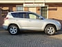 Toyota RAV4 2.0 VVTi Exec. Bns, LEER / CAMERA / STOELVERWARMING