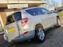 Toyota RAV4 2.0 VVTi Exec. Bns, LEER / CAMERA / STOELVERWARMING