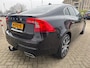 Volvo S60 2.0 D4 Momentum in automaat met leer en parkeersensoren en trekhaak en navigatie en bluetooth telefoon / media en airco