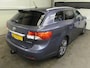 Toyota Avensis Wagon 1.8 VVTi Dynam Busin - Automaat - Trekhaak