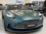 Aston Martin DB12 4.0 V8 | Coupe | Satin Racing Green | 21 velgen Satin Bronze | Incl. BPM