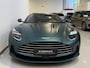 Aston Martin DB12 4.0 V8 | Coupe | Satin Racing Green | 21 velgen Satin Bronze | Incl. BPM